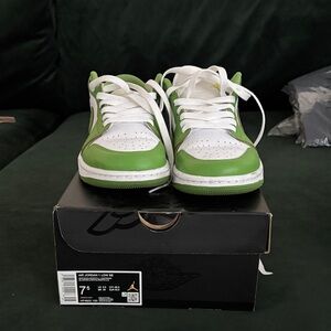 Nike Air Jordan 1 Low SE Green White